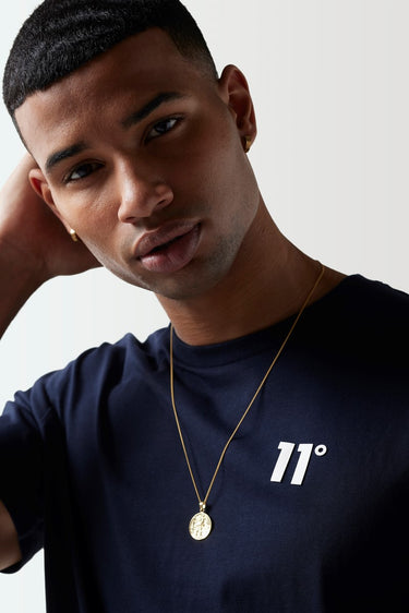 Navy core T-shirt close-up with 11° logo on the chest