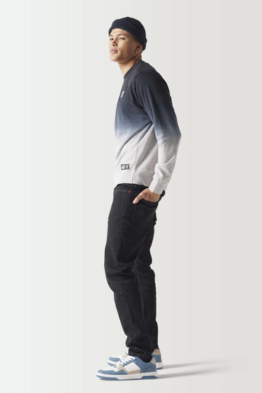 Gradient sweatshirt with crew neck and long sleeves, black to light gray